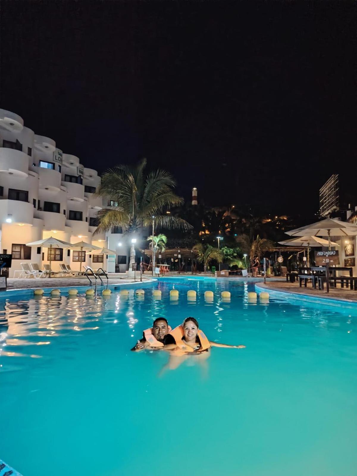 Loki Del Mar Hostel Mancora Exterior photo